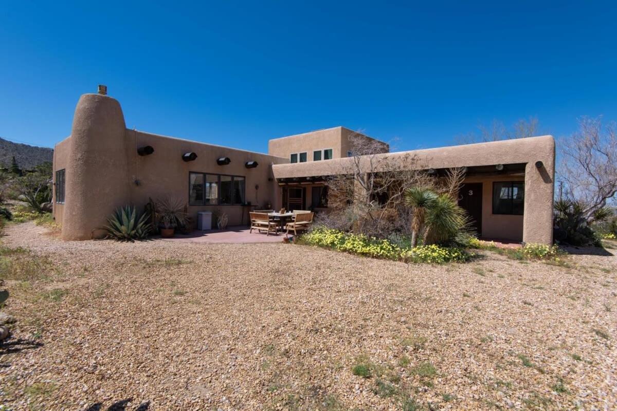 Renovated Lodge - Room 2 With Pool Access Joshua Tree Exterior photo