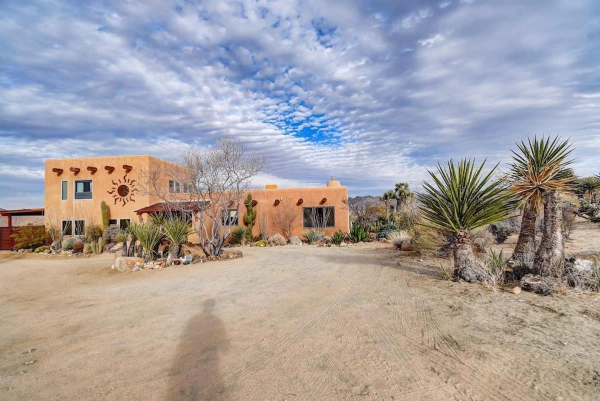 Renovated Lodge - Room 2 With Pool Access Joshua Tree Exterior photo